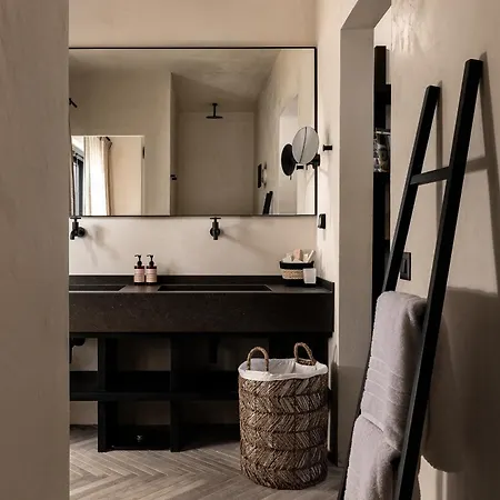 Abella Otel Émbonas